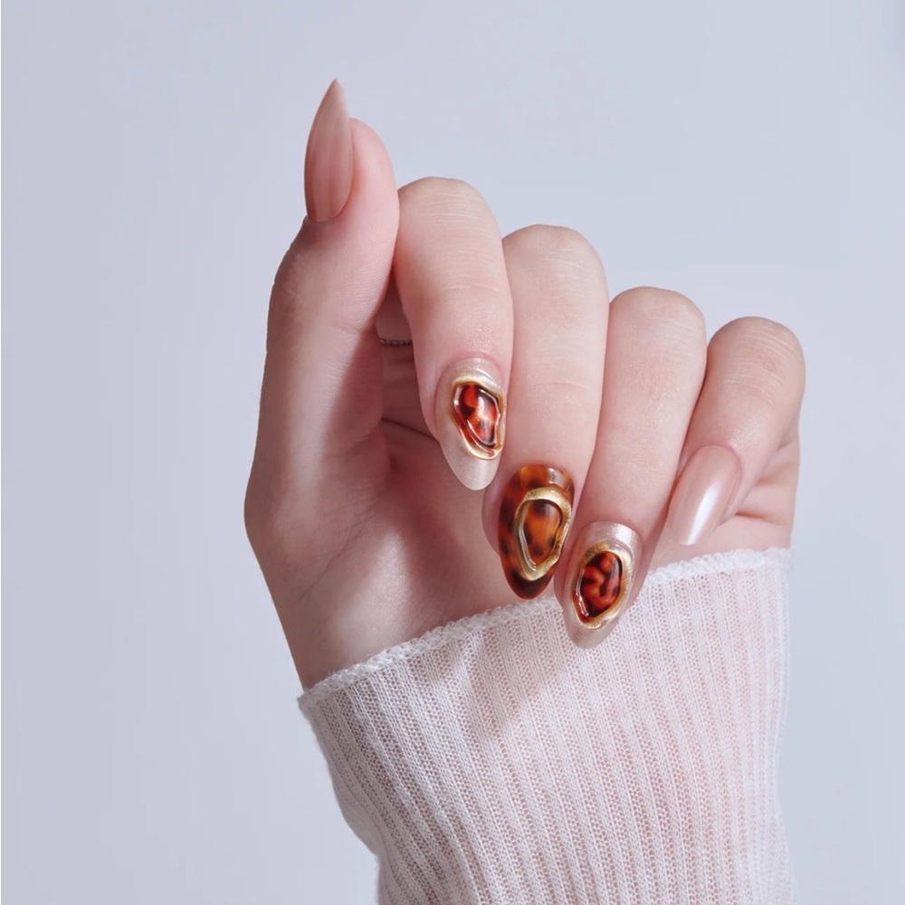 Kiss Nude & Tortoiseshell Accent Press-On Nails 💅